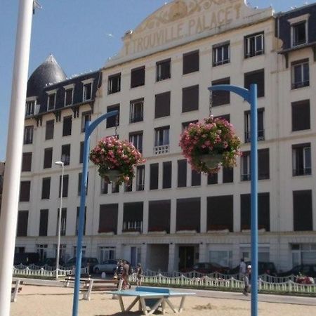 Paradis Les Pieds Sur Le Sable Trouville Palace Eksteriør billede